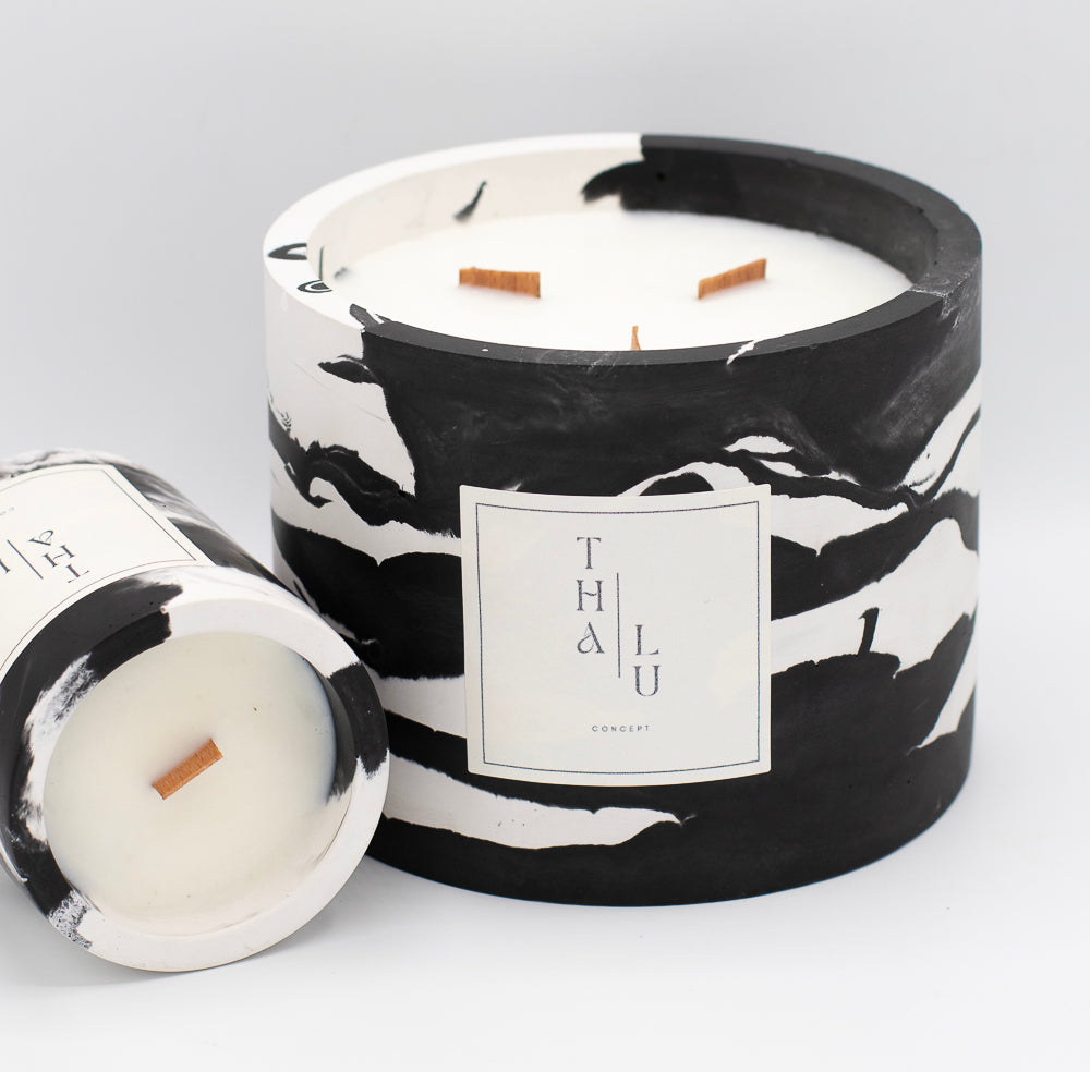 Signature Candle - Black / White