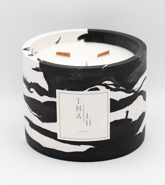 Signature Candle - Black / White